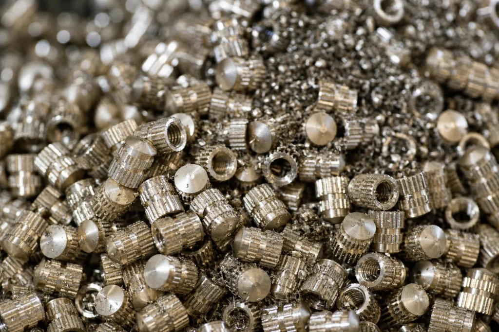 Componenti metallici torniti di precisione